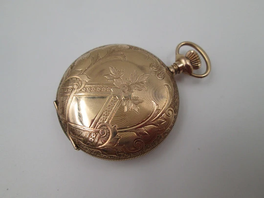 Standard hunter-case pocket watch. Gold plated. Stem-wind. Porcelain dial. 1910's