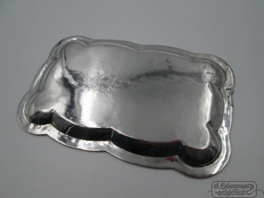 Sterling silver bread tray. Flowers & leaves chiselled. 1970's. Spain