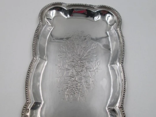 Sterling silver bread tray. Flowers & leaves chiselled. 1970's. Spain