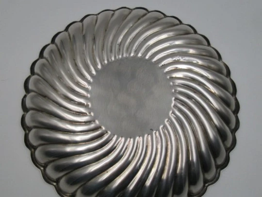 Sterling silver centerpiece. 1970's. Spain. Ribbed design