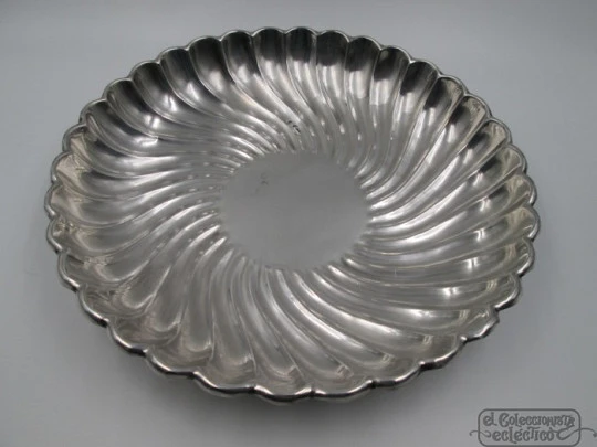 Sterling silver centerpiece. 1970's. Spain. Ribbed design