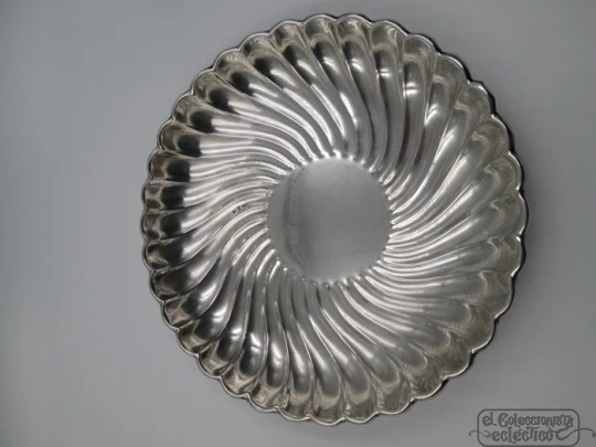 Sterling silver centerpiece. 1970's. Spain. Ribbed design