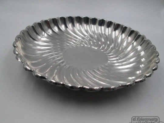 Sterling silver centerpiece. 1970's. Spain. Ribbed design