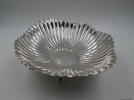 Sterling silver centerpiece. 1970's. Spain. Ribbed design. Four legs