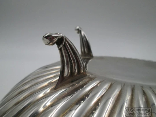 Sterling silver centerpiece. 1970's. Spain. Ribbed design. Four legs