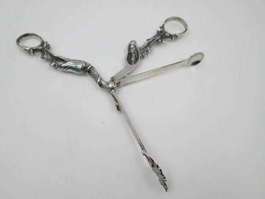 Sterling silver grape scissors. Pregnant pelican. Vine leaves motifs. 1970. Spain