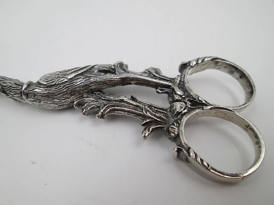 Sterling silver grape scissors. Pregnant pelican. Vine leaves motifs. 1970. Spain