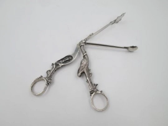 Sterling silver grape scissors. Pregnant pelican. Vine leaves motifs. 1970. Spain
