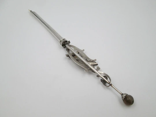 Sterling silver handmade dip pen. Grey stone top. Vegetable motifs. 1905. Spain