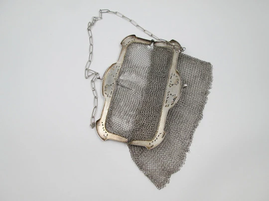 Sterling silver mesh bag. Openwork clutch frame. Flowers & geometric motifs. 1920's