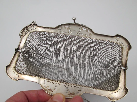 Sterling silver mesh bag. Openwork clutch frame. Flowers & geometric motifs. 1920's