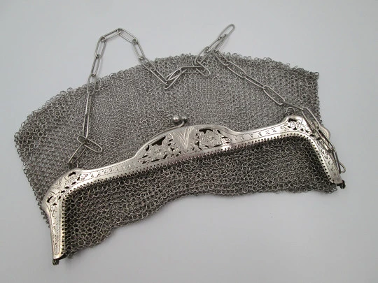 Sterling silver mesh bag. Openwork clutch frame. Flowers & geometric motifs. 1920's