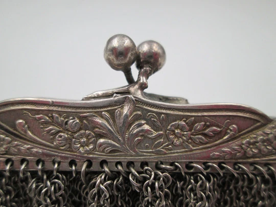 Sterling silver mesh purse. Rectangular clutch frame. Flowers & leaves. 1930's