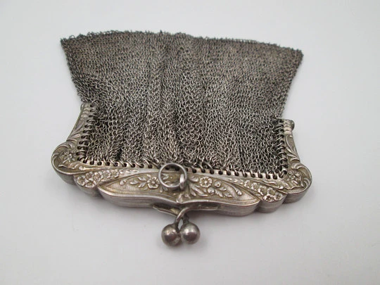 Sterling silver mesh purse. Rectangular clutch frame. Flowers & leaves. 1930's