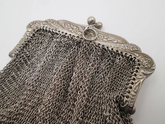 Sterling silver mesh purse. Rectangular clutch frame. Flowers & leaves. 1930's