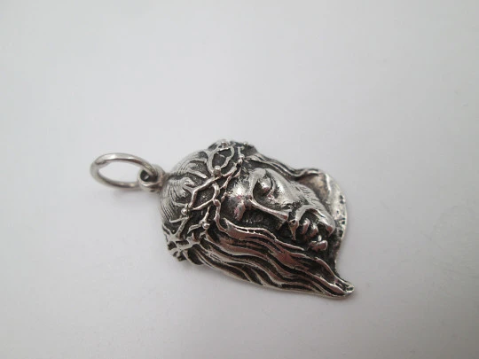 Sterling silver pendant medal. Jesus Christ bust with crown of thorns. Spain. 1960's