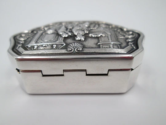 Sterling silver pillbox. 1990's. High relief. Grandmother & grandchildren