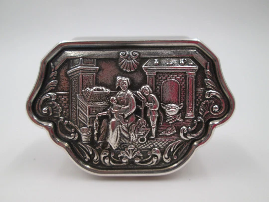 Sterling silver pillbox. 1990's. High relief. Grandmother & grandchildren