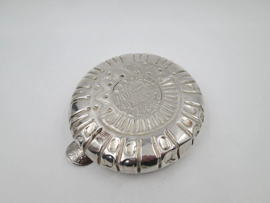 Sterling silver round ashtray, Spanish kings coins and ribbed motifs. 1970's