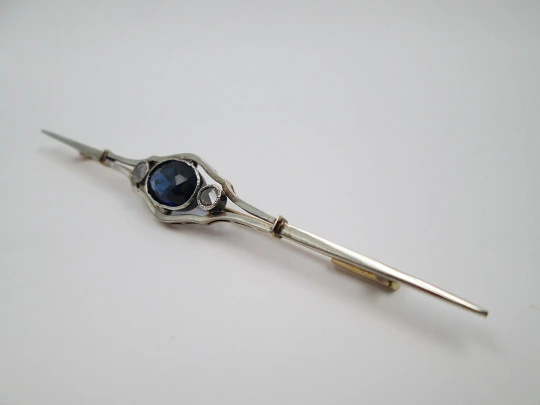 Stick pin jewelry. Yellow gold and platinum. Sapphire / diamonds. 1900