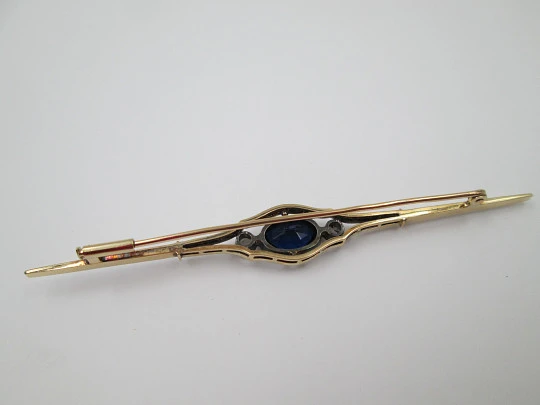 Stick pin jewelry. Yellow gold and platinum. Sapphire / diamonds. 1900