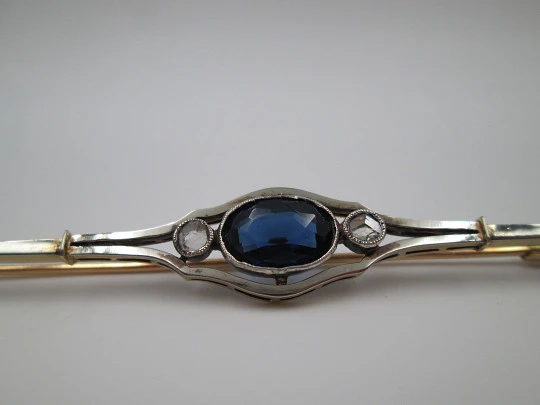 Stick pin jewelry. Yellow gold and platinum. Sapphire / diamonds. 1900