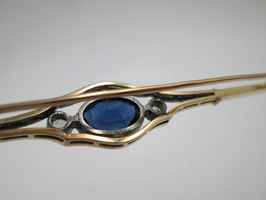 Stick pin jewelry. Yellow gold and platinum. Sapphire / diamonds. 1900