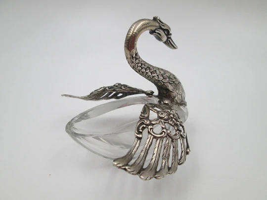 Swan shape salt shaker for table service. Sterling silver and cut crystal. 1970's. Europe
