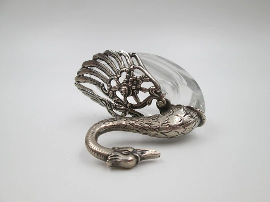 Swan shape salt shaker for table service. Sterling silver and cut crystal. 1970's. Europe