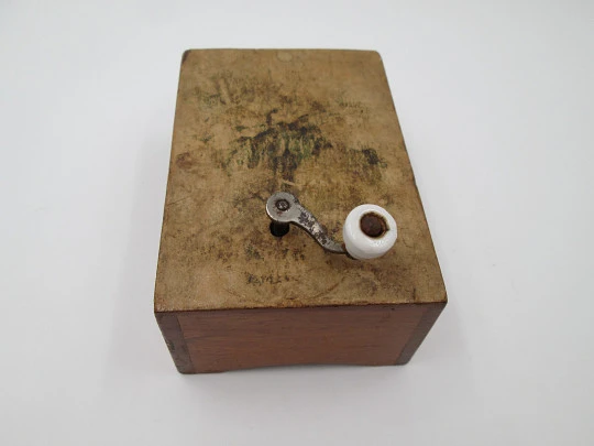 Swiss children's hand crank music box. Wood and metal. 1900's