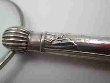 Table / desk magnifying glass. Sterling silver. Joseph Yates. Shells motifs. 1910's