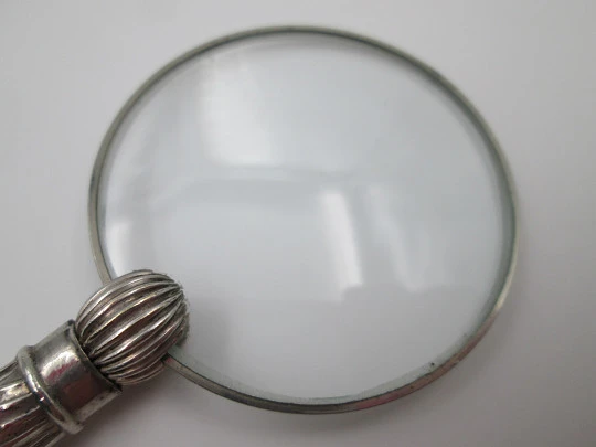 Table / desk magnifying glass. Sterling silver. Joseph Yates. Shells motifs. 1910's