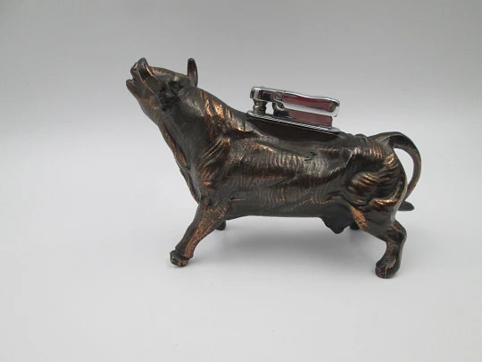 Table desk petrol lighter. Brave bull shape. Bronze and silver plated. Europe. 1970's