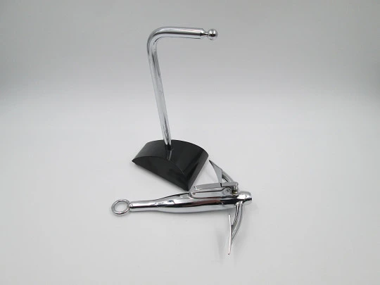 Table petrol lighter. Anchor with base. Chromed metal & black resin. 1980's