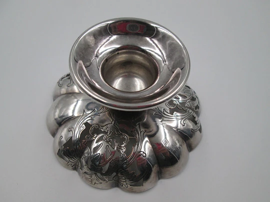 Table service victorian almond dish. Silver plated metal. Eagles with shield. 1910's