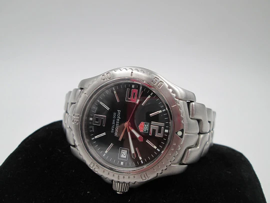 Tag Heuer Professional 200 meters. Stainless steel. Bracelet. Quartz. 2002