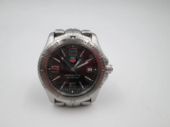 Tag Heuer Professional 200 meters. Stainless steel. Bracelet. Quartz. 2002