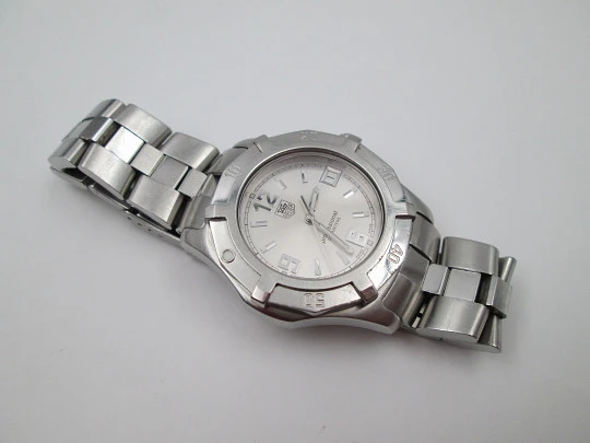 Tag Heuer Professional 200 meters. Steel. Bracelet. Calendar. Quartz. 2010's