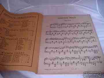 Tanz Album. Verlag Ullstein & Co. Circa: 1919. Berlin. 76 pages