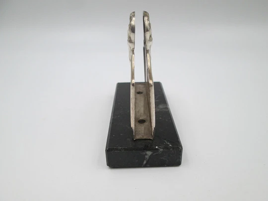 Tarjetero / portacartas Pedro Durán. Plata de ley y mármol. Motivo de caballo. 1980