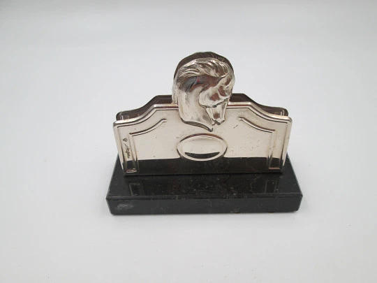 Tarjetero / portacartas Pedro Durán. Plata de ley y mármol. Motivo de caballo. 1980
