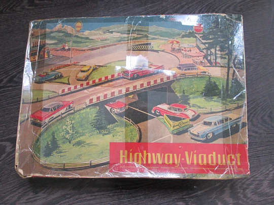 Technofix automatic track. Highway-Viaduct. Tinplate. 1960's. Cars. Box