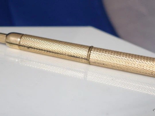 Telescopic propelling pencil. Gold plated. Perry & Co. 1910. Twist system