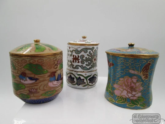 Ten chinese cloisonne boxes. Circa 1960's. Copper and enamel