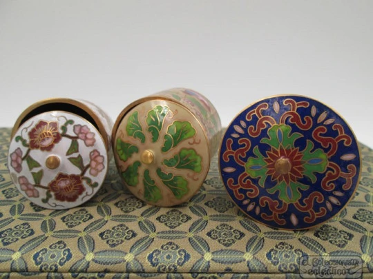 Ten chinese cloisonne boxes. Copper and colours enamel. Different ornate motifs. 1960's
