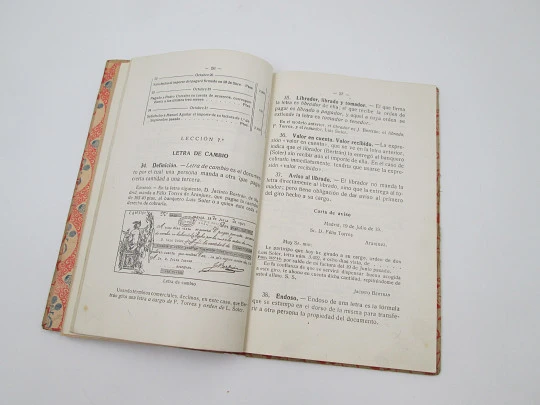 Teneduría de Libros. Primer Grado. Editorial F.T.D. Tapas duras ilustradas. 1932