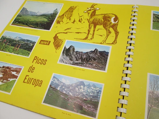 The beauties of Asturias stickers album. 455 colour cards. Heraclio Fournier. 1965