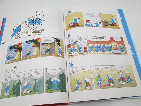 The Smurfs. Comic strips 1. Colour hardcover. Peyo illustrations. Norma publisher, 2013