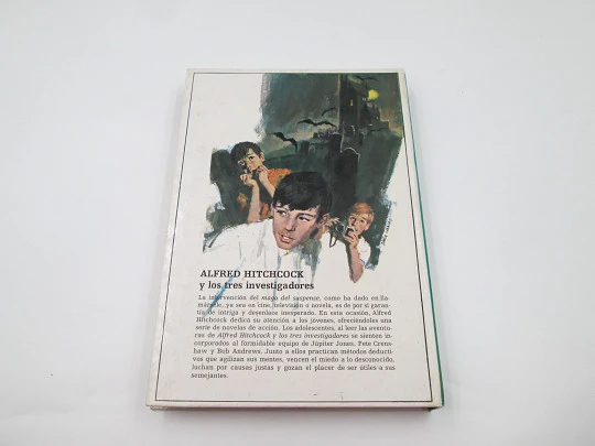 The Three Investigators. Mystery of the broken glasses. Alfred Hitchcock. Molino, 1985