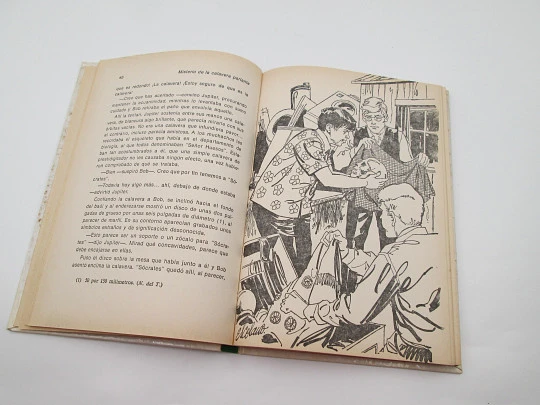 The Three Investigators. Mystery of the Talking Skull. Alfred Hitchcock. Molino publisher. 1983